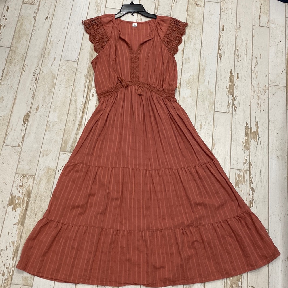 Old Navy summer dress. Size medium.